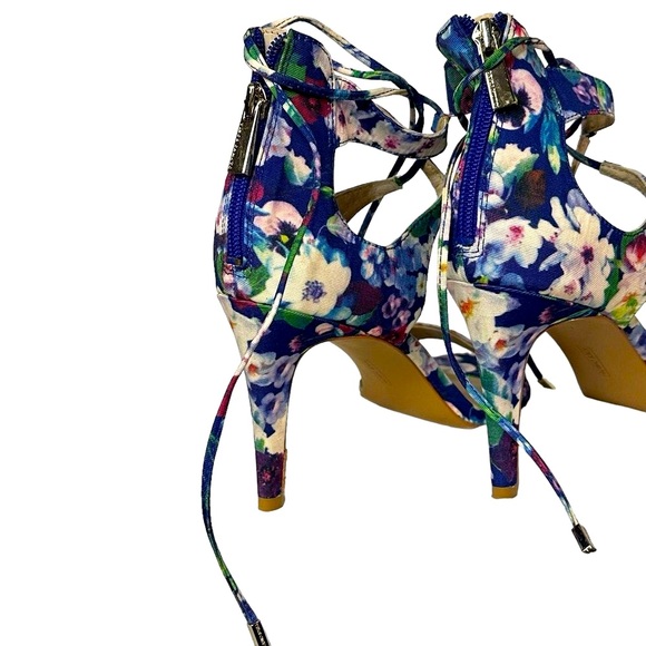 Vince Camoto Flower Print Stilletto Heels That Tie At Ankles Size 10M - Picture 4 of 8